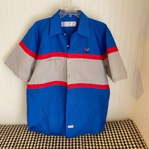 Mens Valvaline uniform shirt! I’m new condition! Perfect for a Costume.